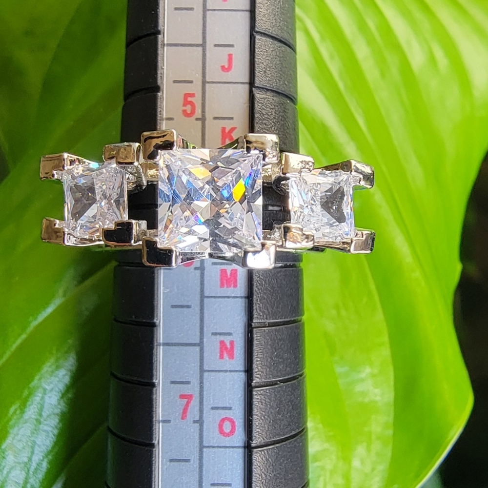 NWB*Stainless Steel CZ Ring Size 5 1/2. - Picture 4 of 6
